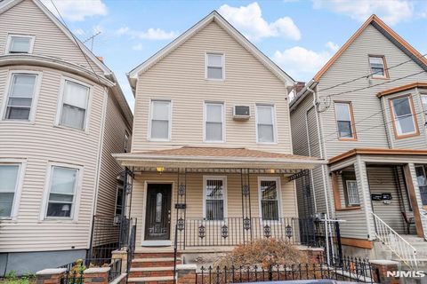 Multifamily For Sale - 28 Reid St<br/> Union County, ELIZABETH, NJ 07201