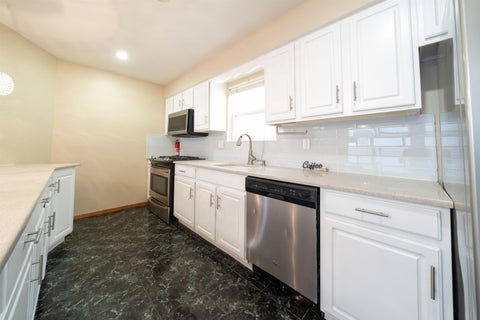 Apartment For Rent - 149 Hobart Avenue #1<br/> Bayonne, NJ 07002