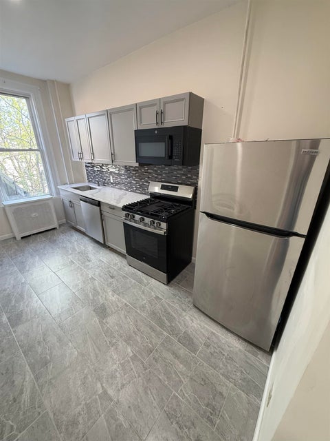 Homes For Rent - 486 Central Ave #1<br/> Jersey City, NJ 07307