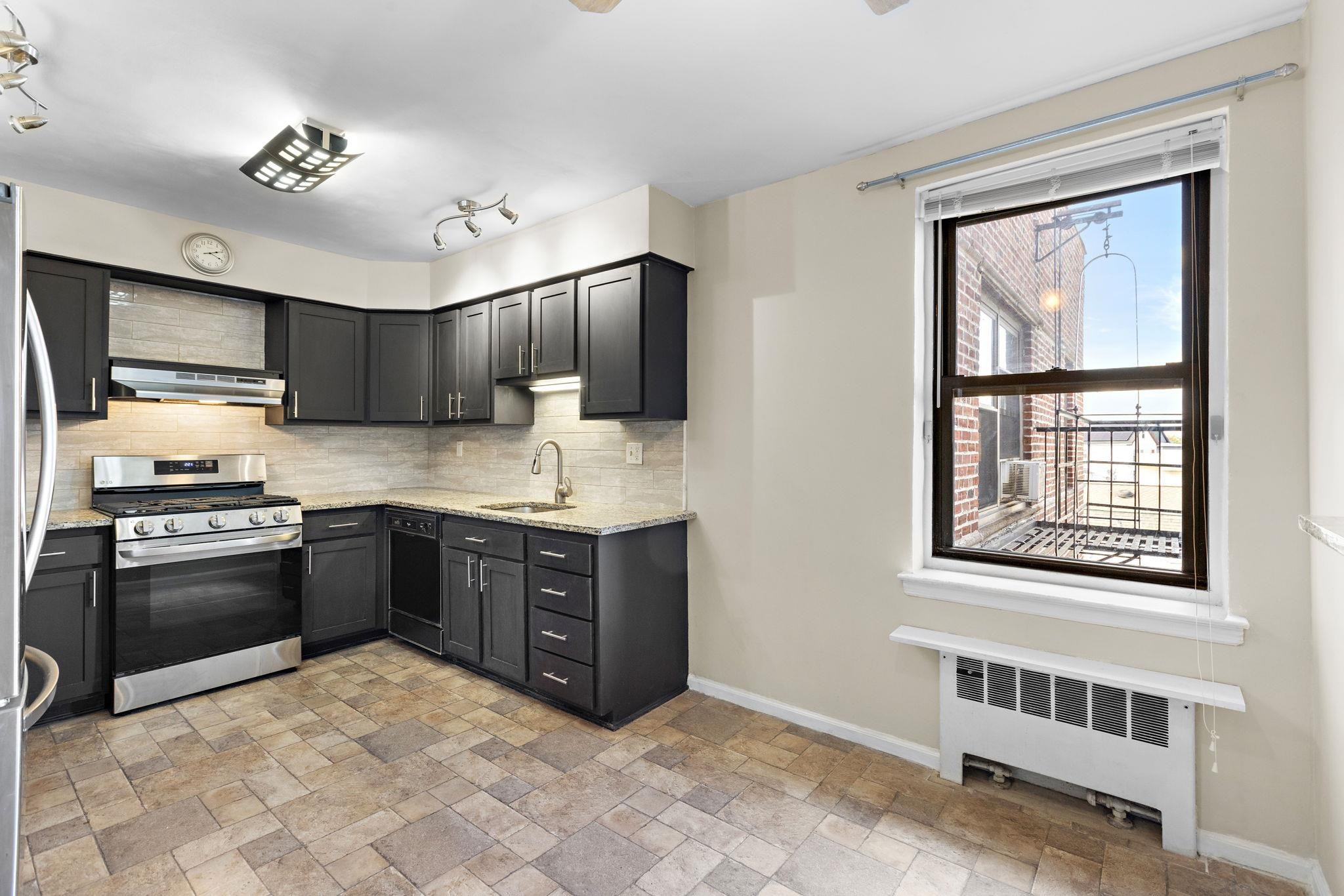 1025 Avenue C #315, Bayonne, New Jersey image 2