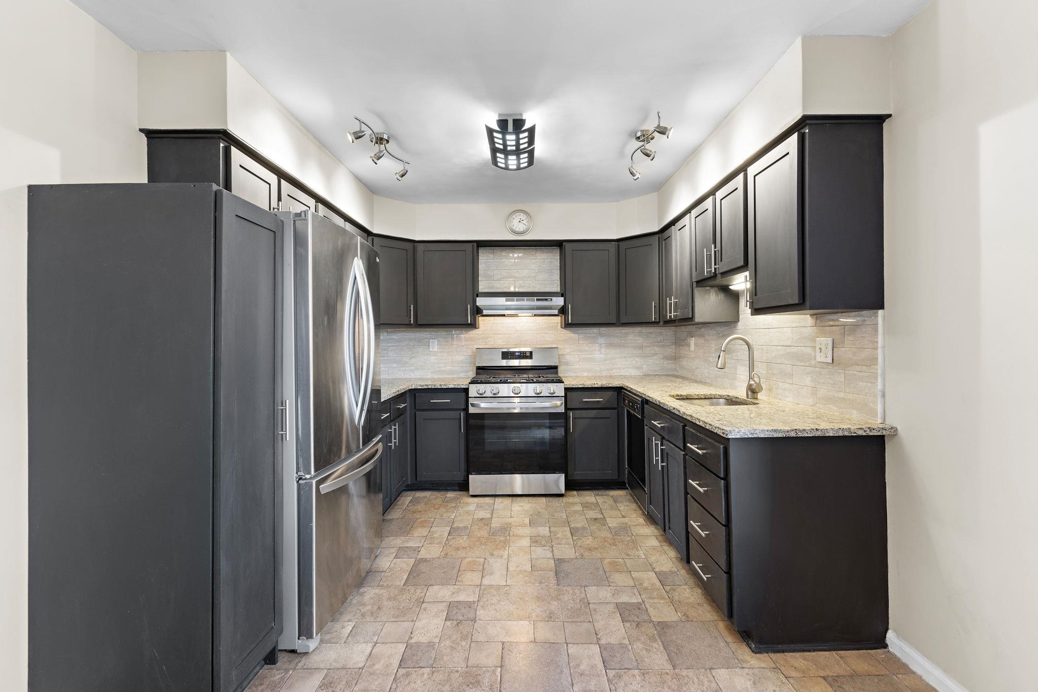 1025 Avenue C #315, Bayonne, New Jersey image 3