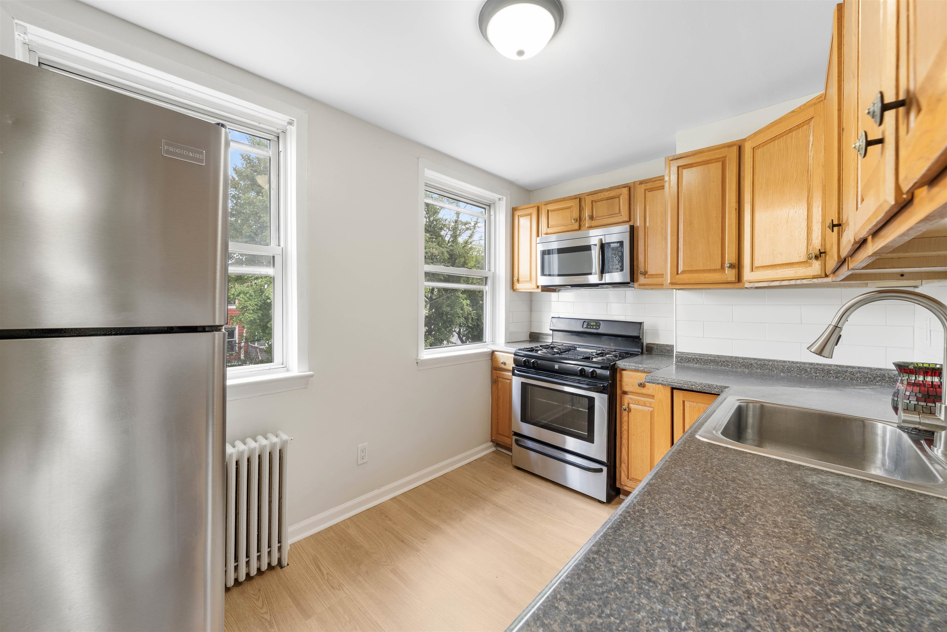 42 Lincoln St, Jersey City, New Jersey image 4