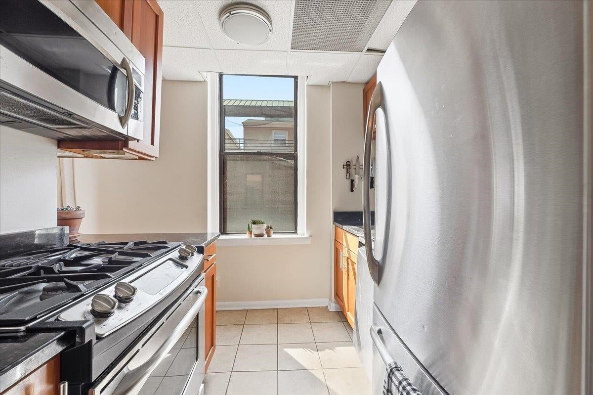 186 WAYNE ST 426D