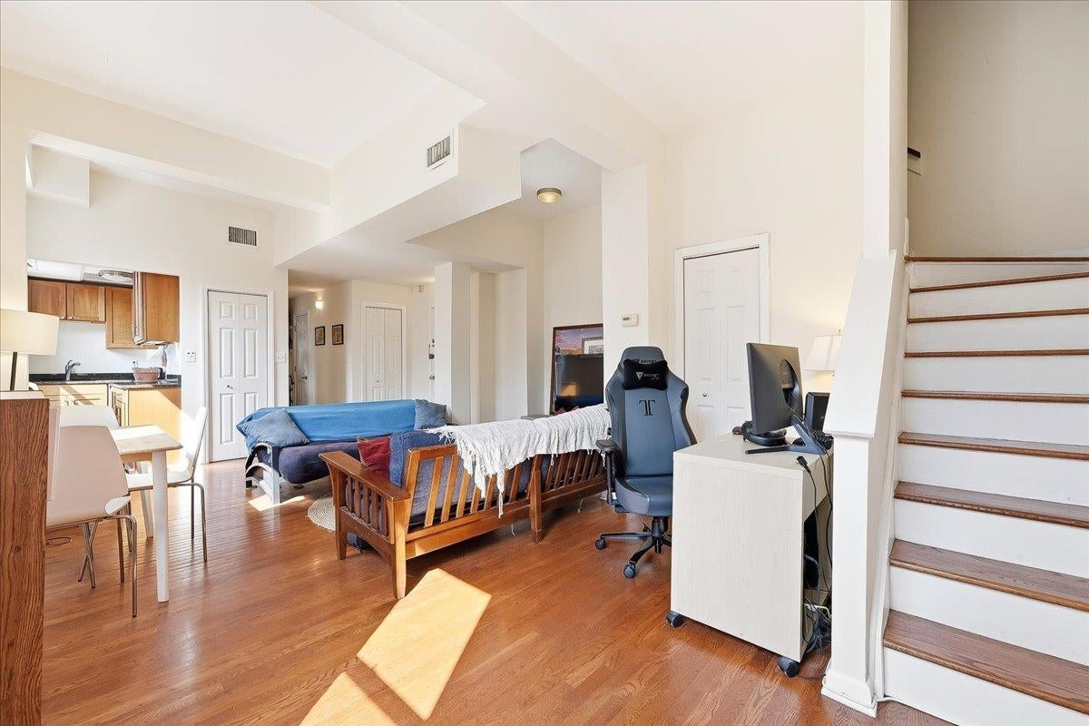 186 WAYNE ST 426D