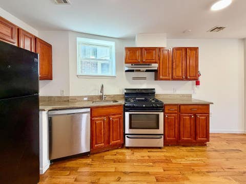 Apartment For Rent - 236 Van Horne St #3B<br/> Jersey City, NJ 07304