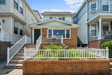 88 West 9th St, Bayonne, NJ 07002 - MLS#: 240013929