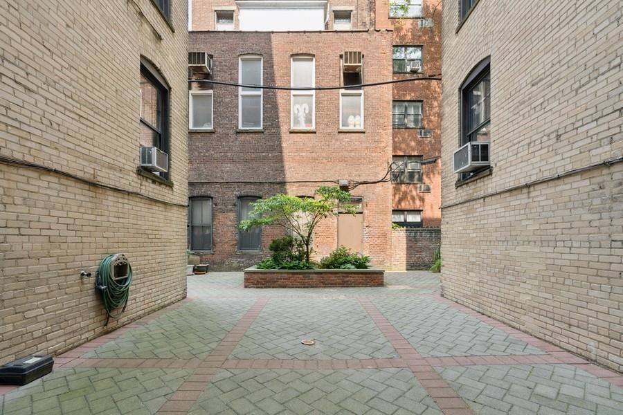 Hoboken, New Jersey 07030, United States, 2 Bedrooms Bedrooms, ,1 BathroomBathrooms,Residential,Active,146618