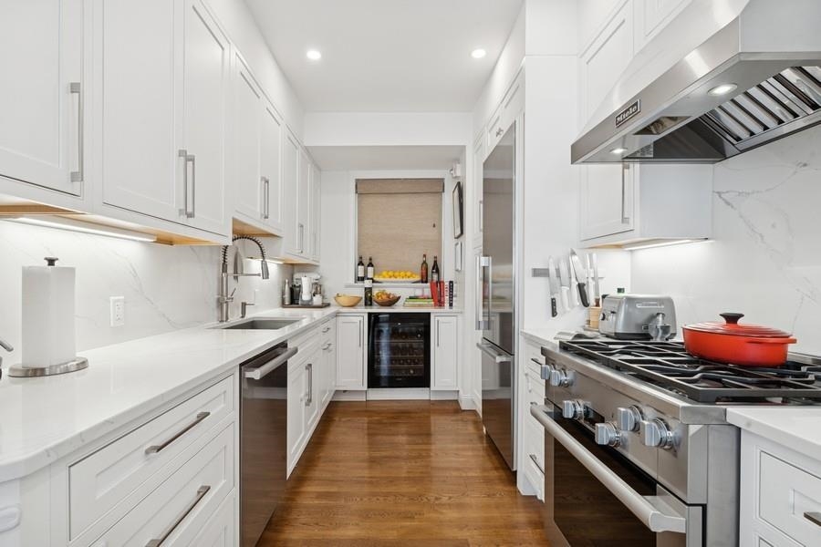 Hoboken, New Jersey 07030, United States, 2 Bedrooms Bedrooms, ,1 BathroomBathrooms,Residential,Active,146618