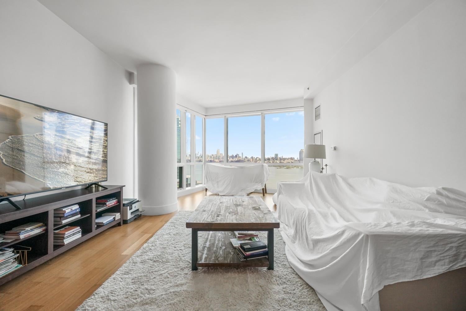 77 HUDSON ST 2606
