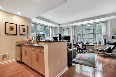 Condo For Rent - 149 Essex St #2P<br/> Hudson County, Jersey City, NJ 07302