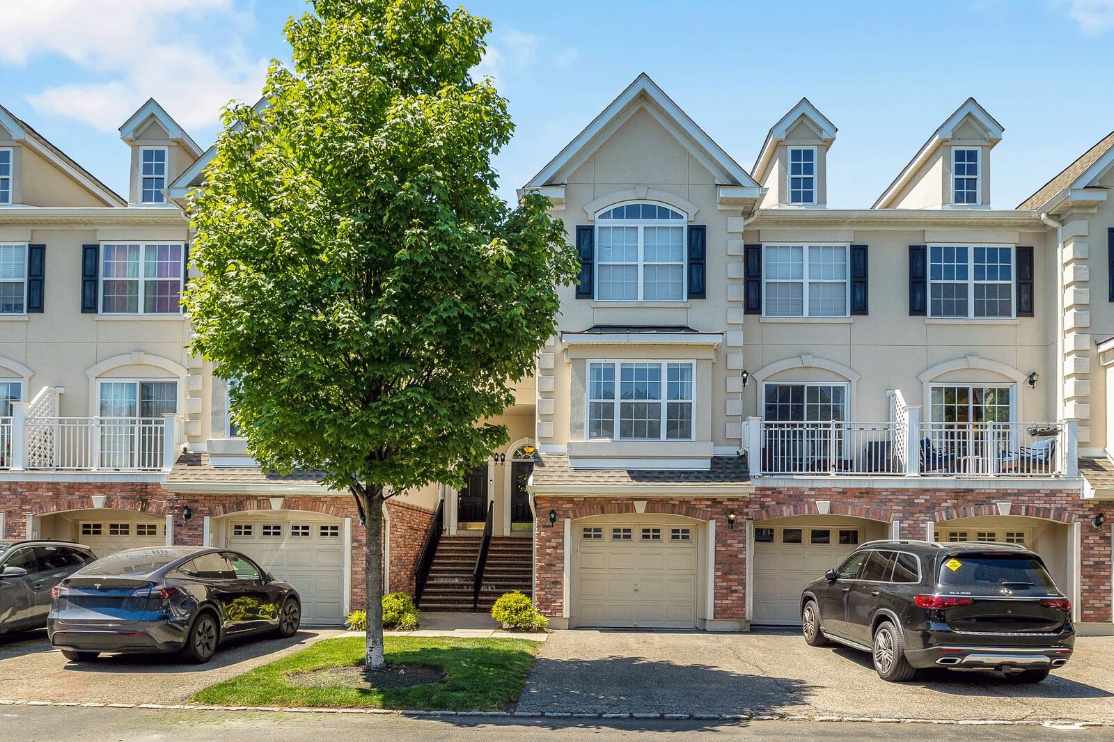 196 BLUE HERON DR 196