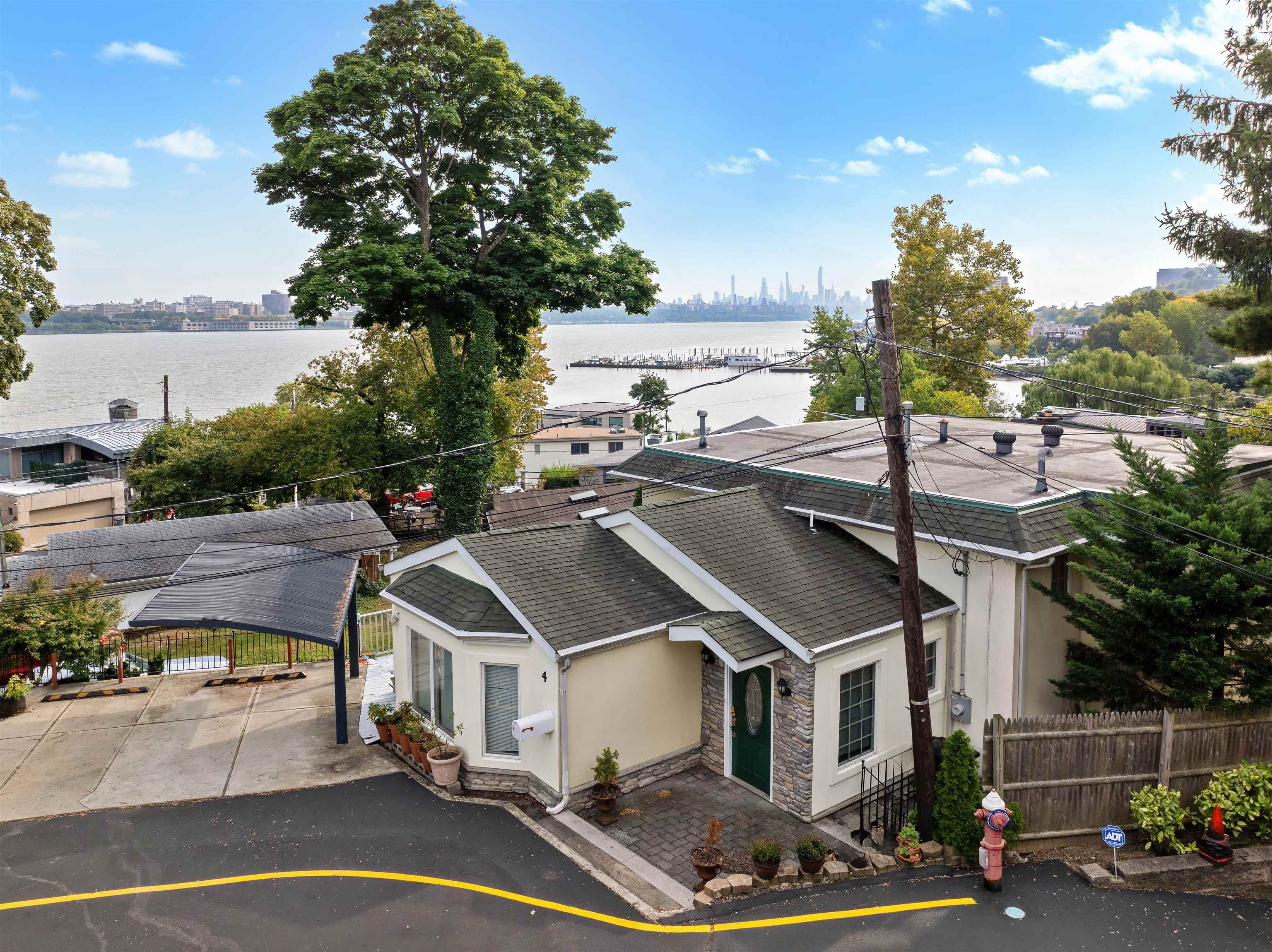 4 Colony Rd, Edgewater, New Jersey image 1