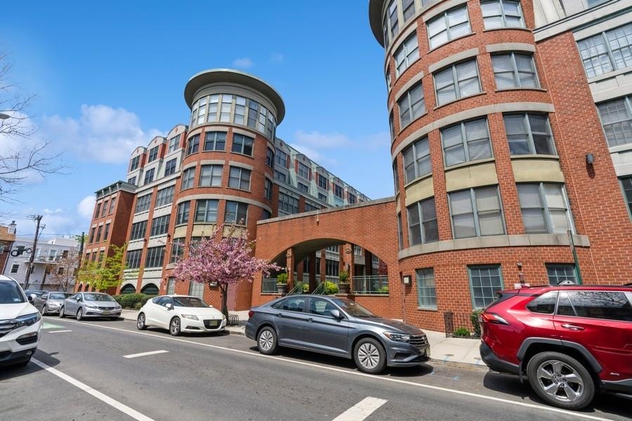 400 9th St #W2E, Hoboken, New Jersey image 3