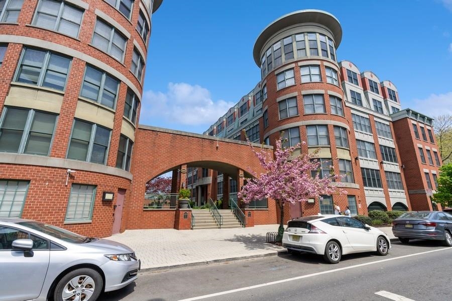 400 9th St #W2E, Hoboken, New Jersey image 25