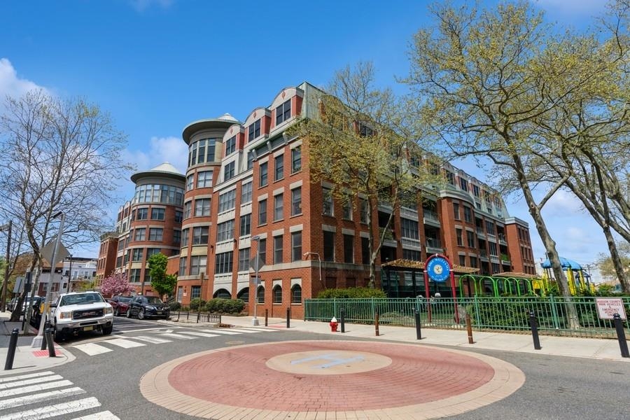 400 9th St #W2E, Hoboken, New Jersey image 1