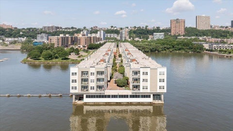 Condo For Sale - 217 The Promenade #217<br/> Bergen County, Edgewater, NJ 07020