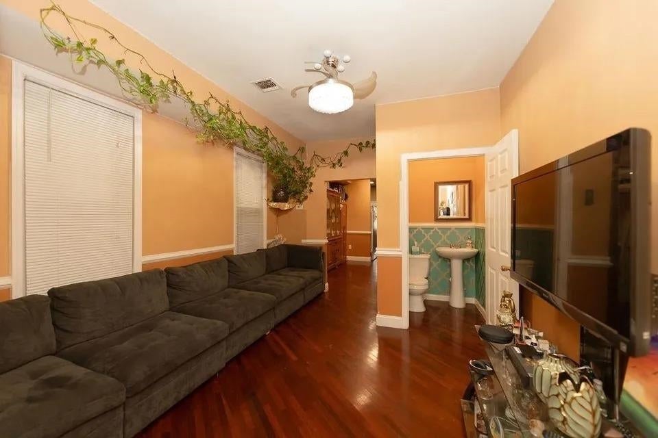 3481 JOHN F KENNEDY BLVD 1