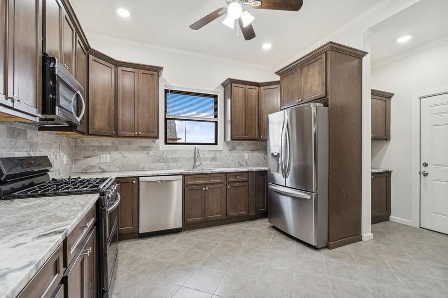 Jersey City, Bergen-Lafayett, New Jersey 07304, United States, 6 Bedrooms Bedrooms, ,4 BathroomsBathrooms,Residential,Active,90339