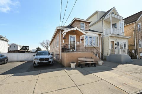Featured picture for the property 240005176