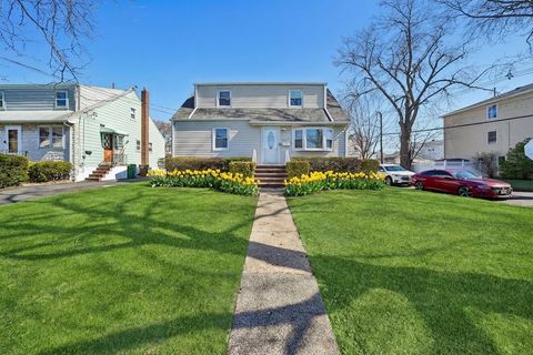 847 DENNIS PL LINDEN NJ 07036