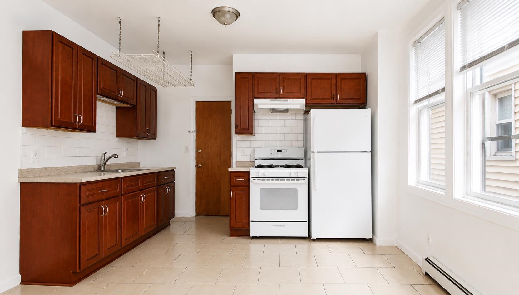 291 LINDEN AVE - Photo 2