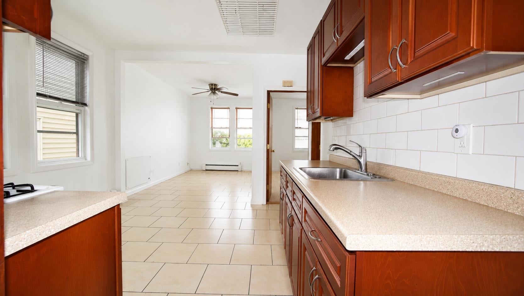 291 LINDEN AVE - Photo 4