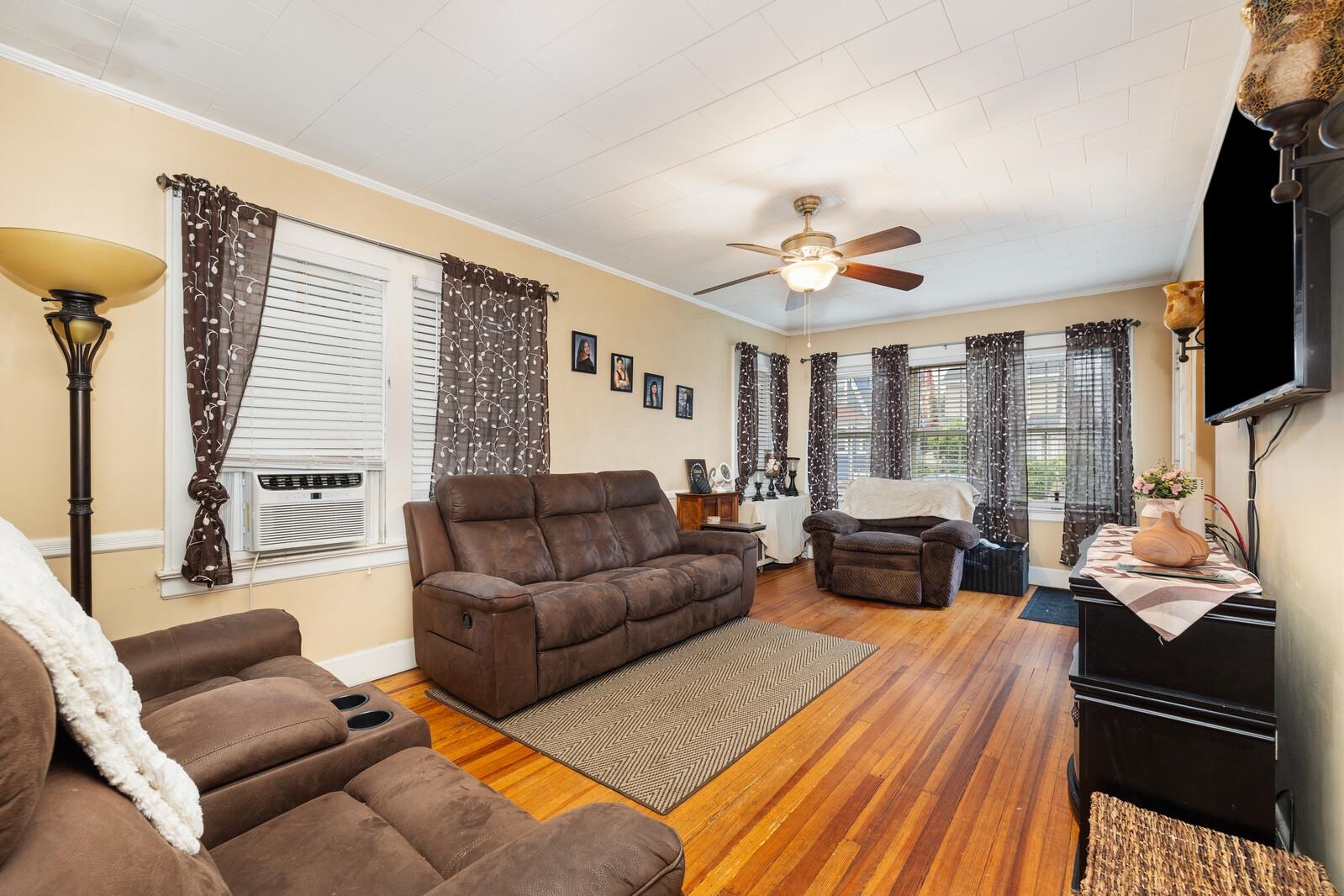 14 Elizabeth St, Rutherford, New Jersey image 2