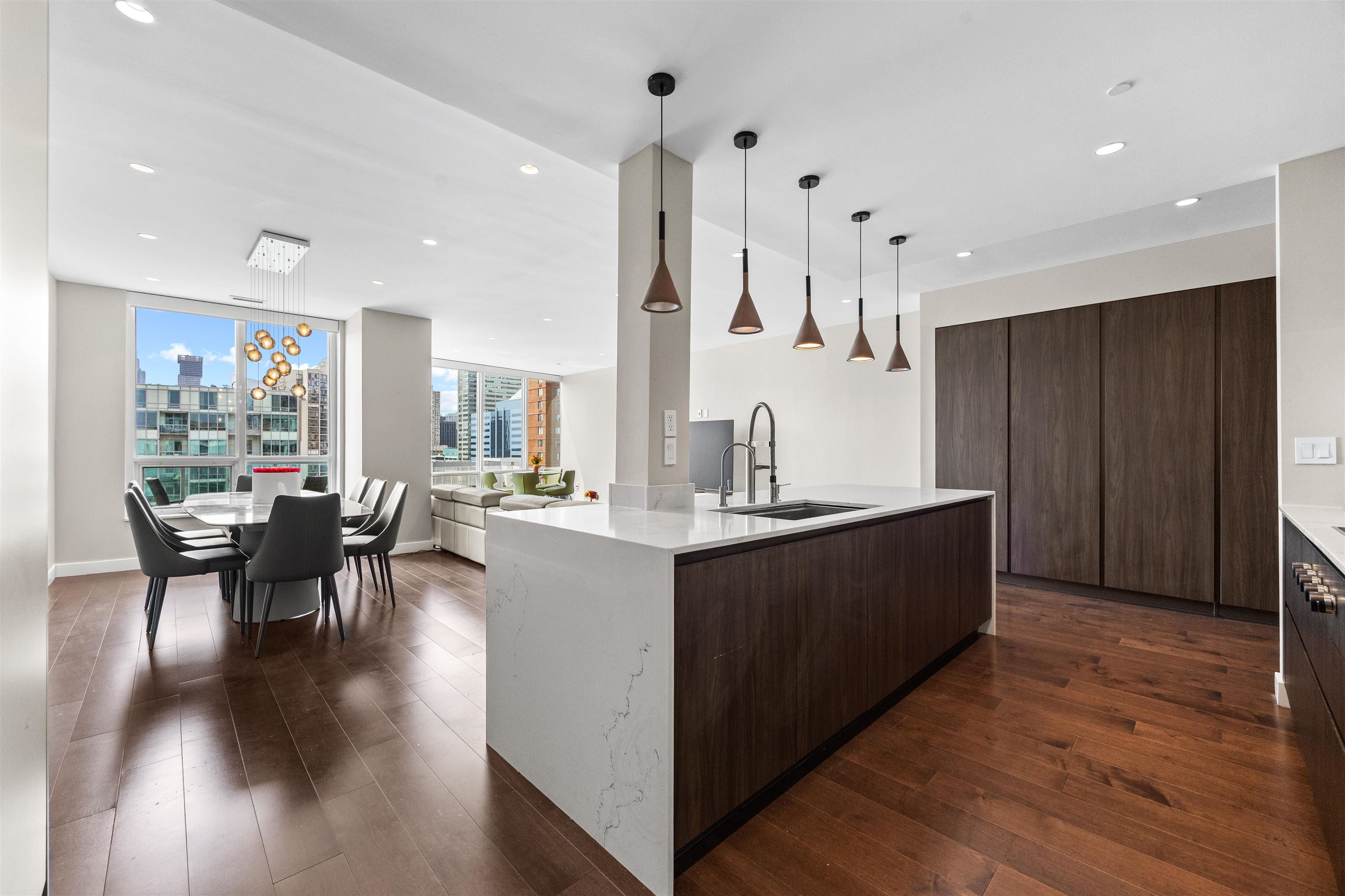 1 SHORE LANE 2711/2710
