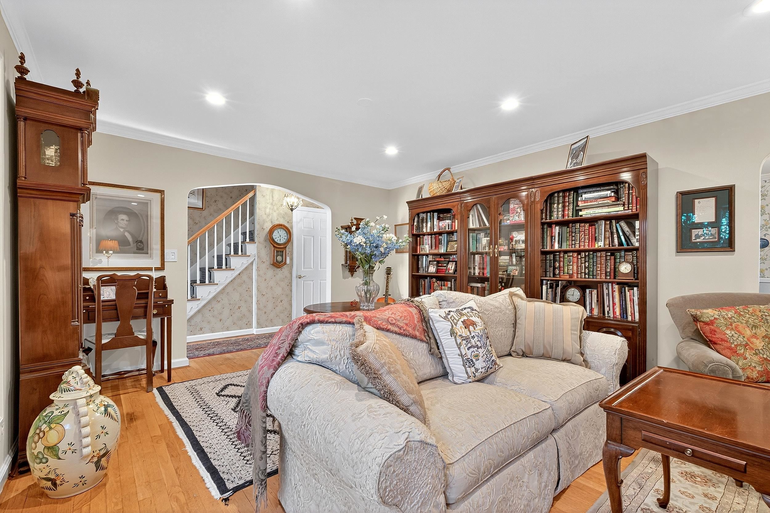 1134-1138 KIPLING RD