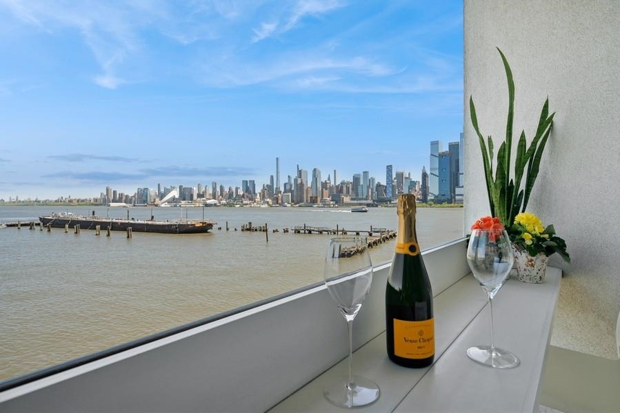 600 Harbor Blvd #863, Weehawken, New Jersey image 3