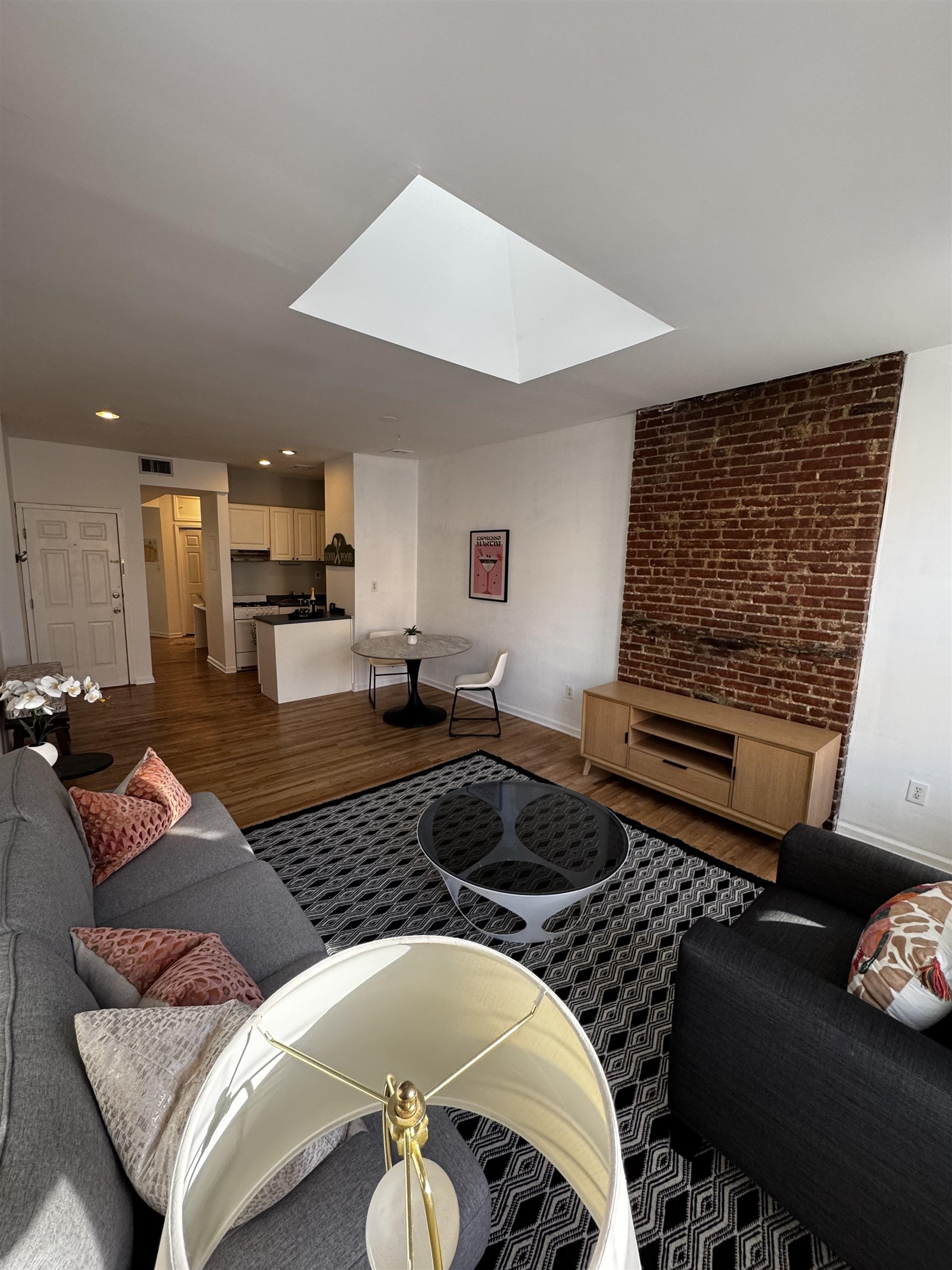 155 14th St #5R, Hoboken, New Jersey image 2