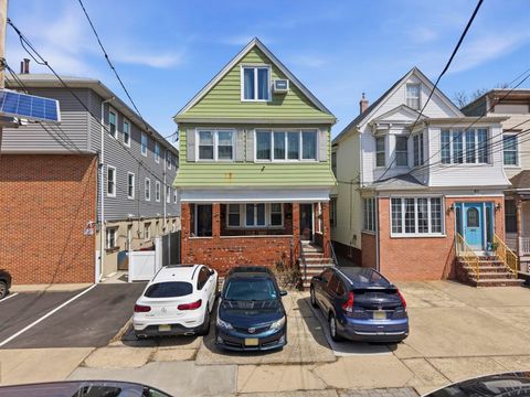 Multifamily For Sale - 33 West 30th St<br/> Bayonne, NJ 07002