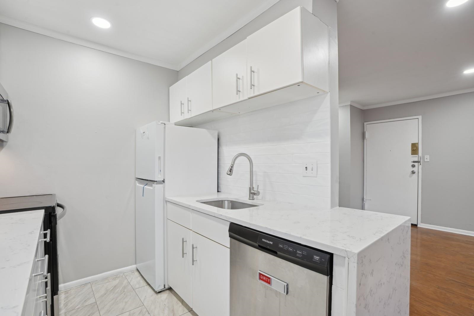 56 68th St #7, Guttenberg, New Jersey image 5