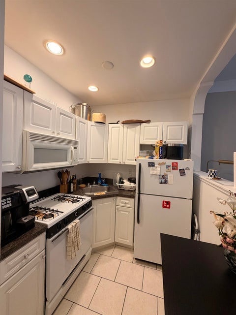 Apartment For Rent - 410 Washington St #6<br/> Hoboken, NJ 07030