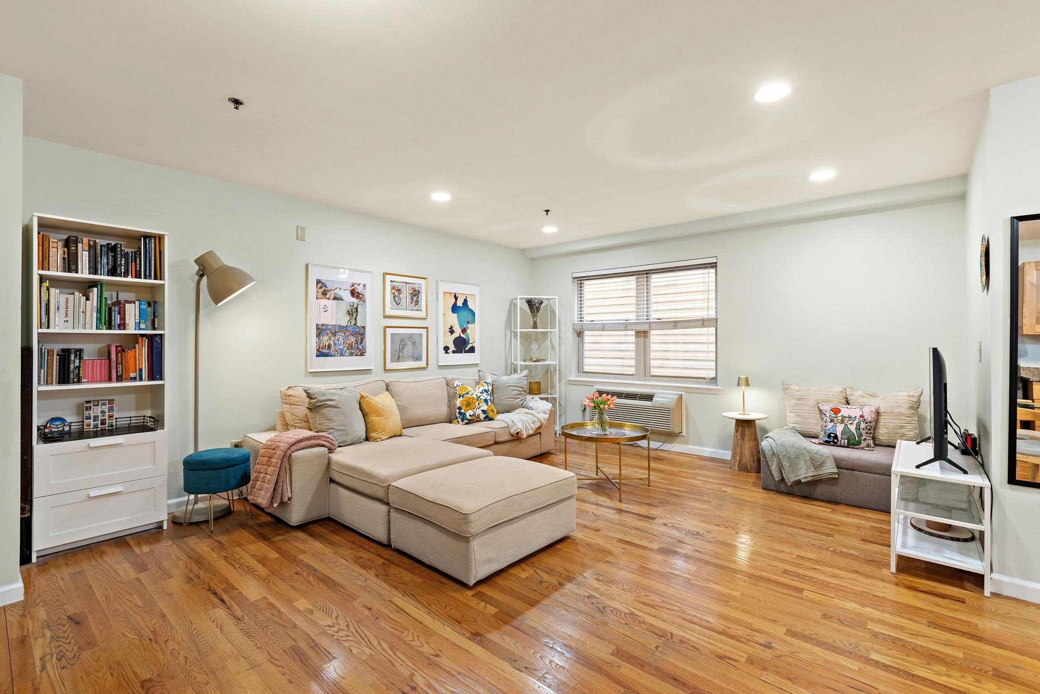 206 36th St #302, Union City, New Jersey image 1