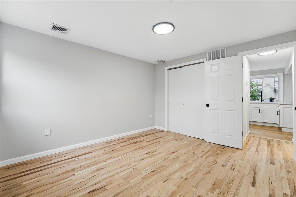 8 Saddlewood Ct, Jersey City, New Jersey image 14