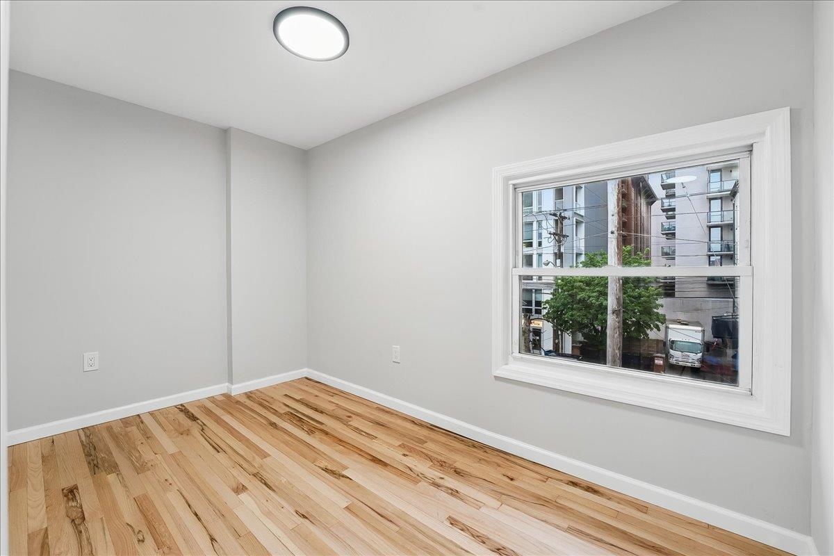 8 Saddlewood Ct, Jersey City, New Jersey image 16