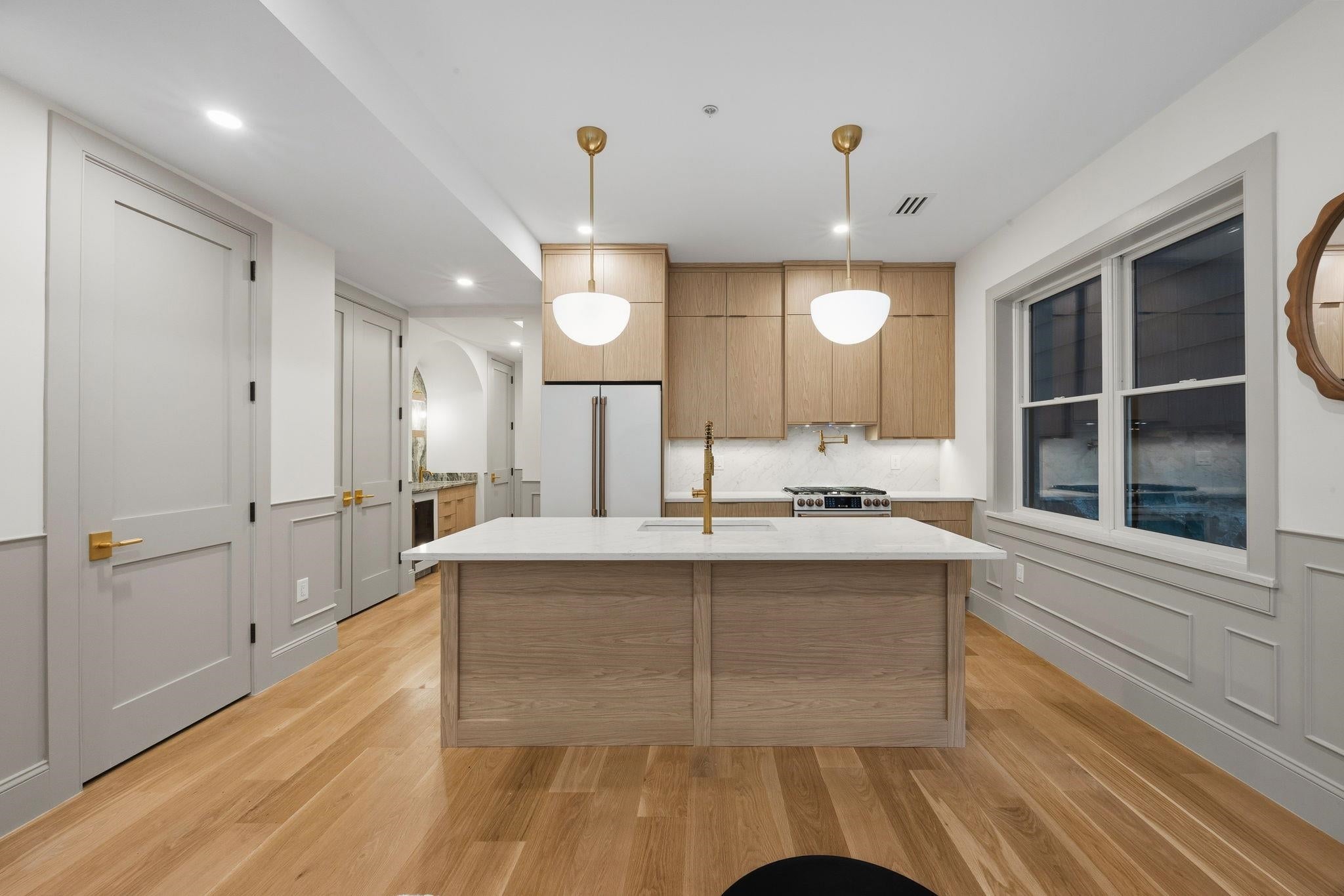 206 SHERMAN AVE 1