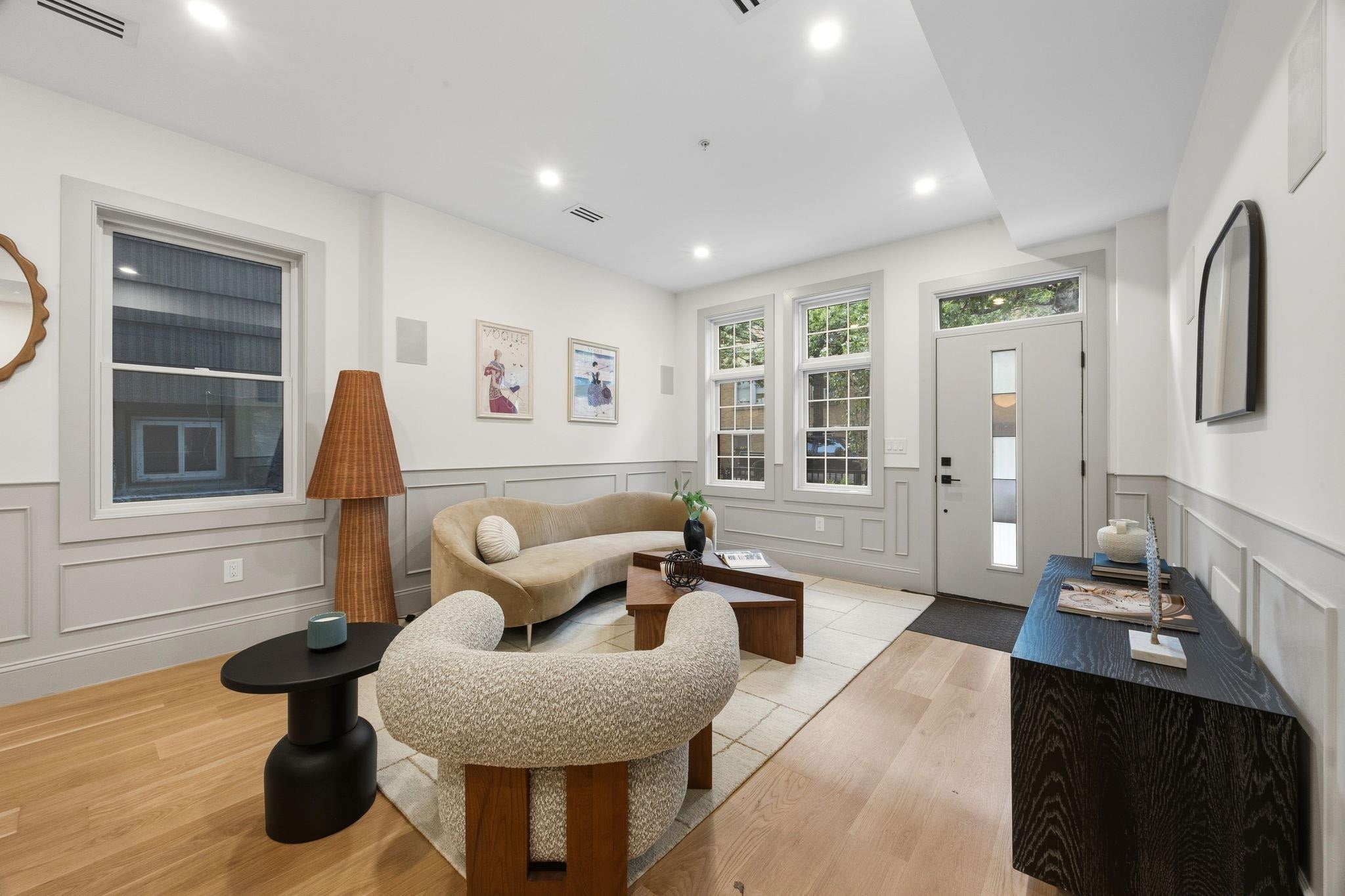 206 SHERMAN AVE 1