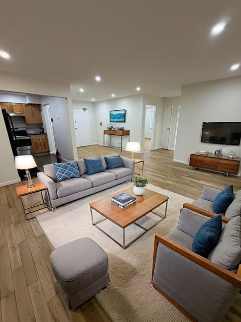 Condo For Sale - 33 West 32nd St #G1<br/> Bayonne, NJ 07002