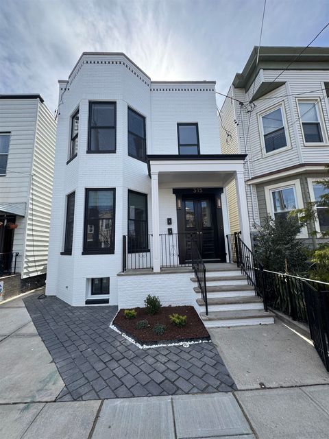 Multifamily For Sale - 315 25th St<br/> Hudson County, Union City, NJ 07087