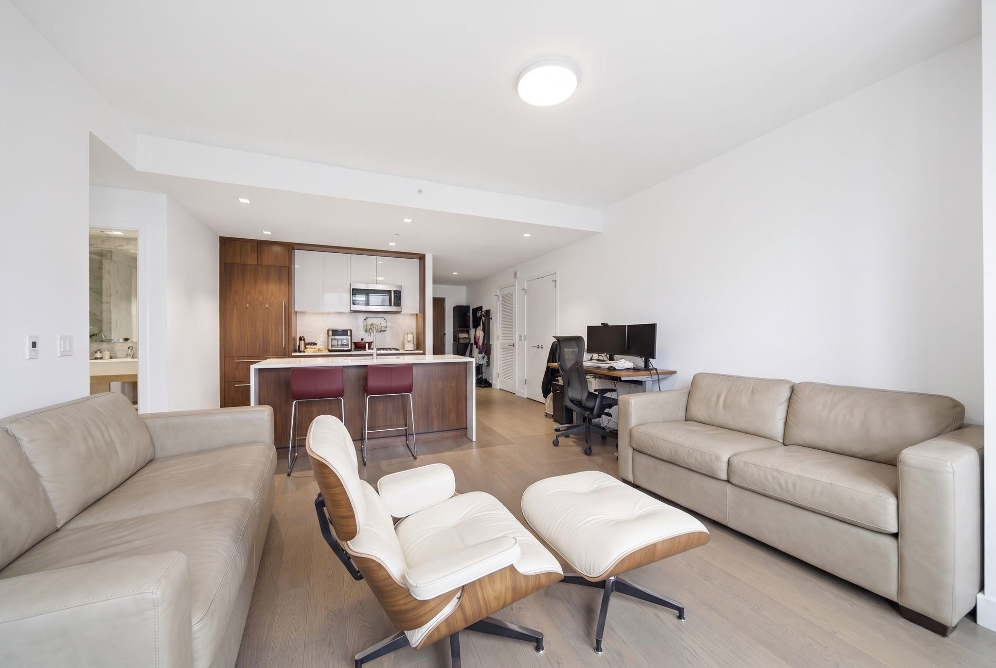 75 PARK LANE SOUTH 1611