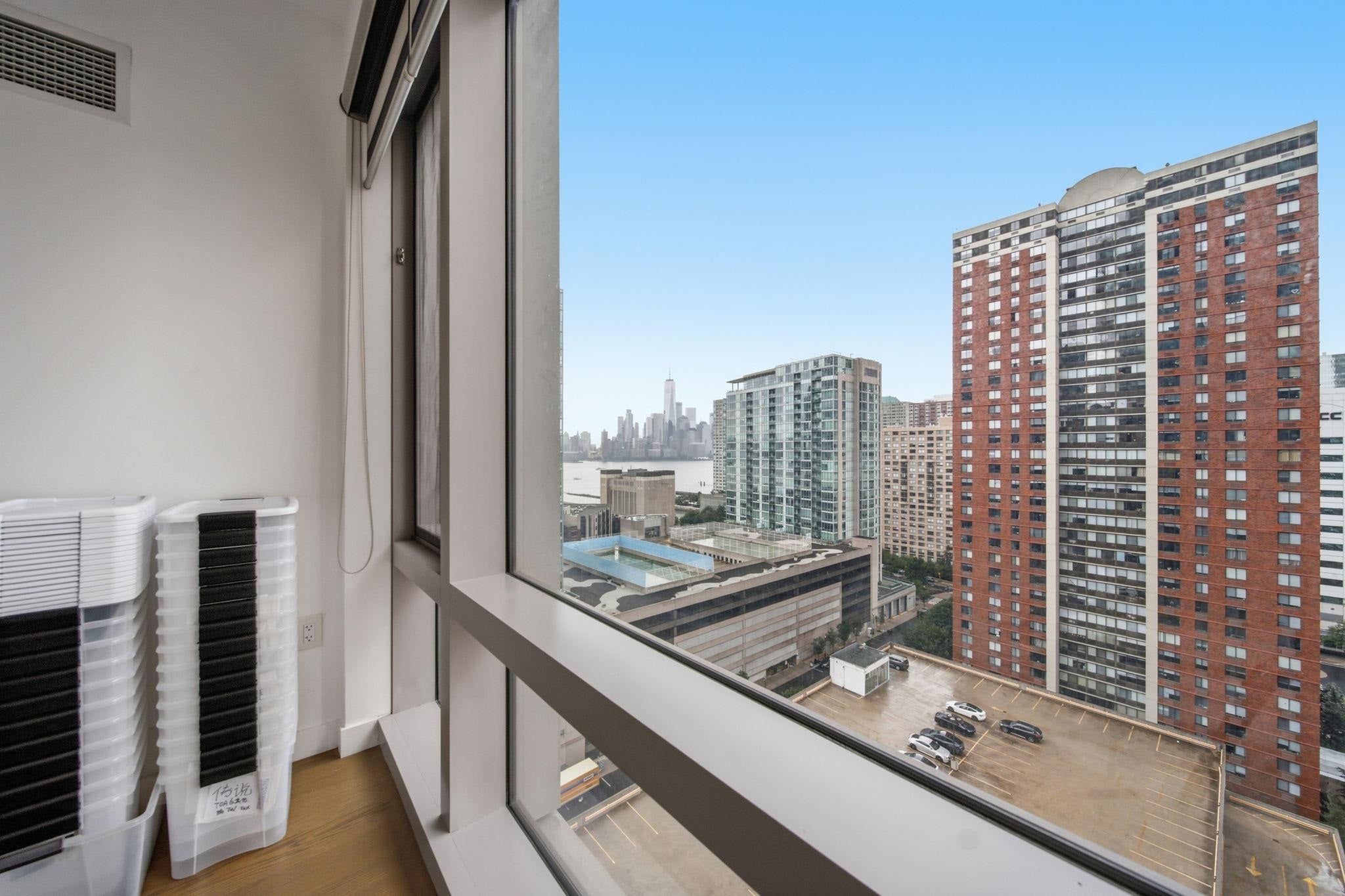 75 PARK LANE SOUTH 1611