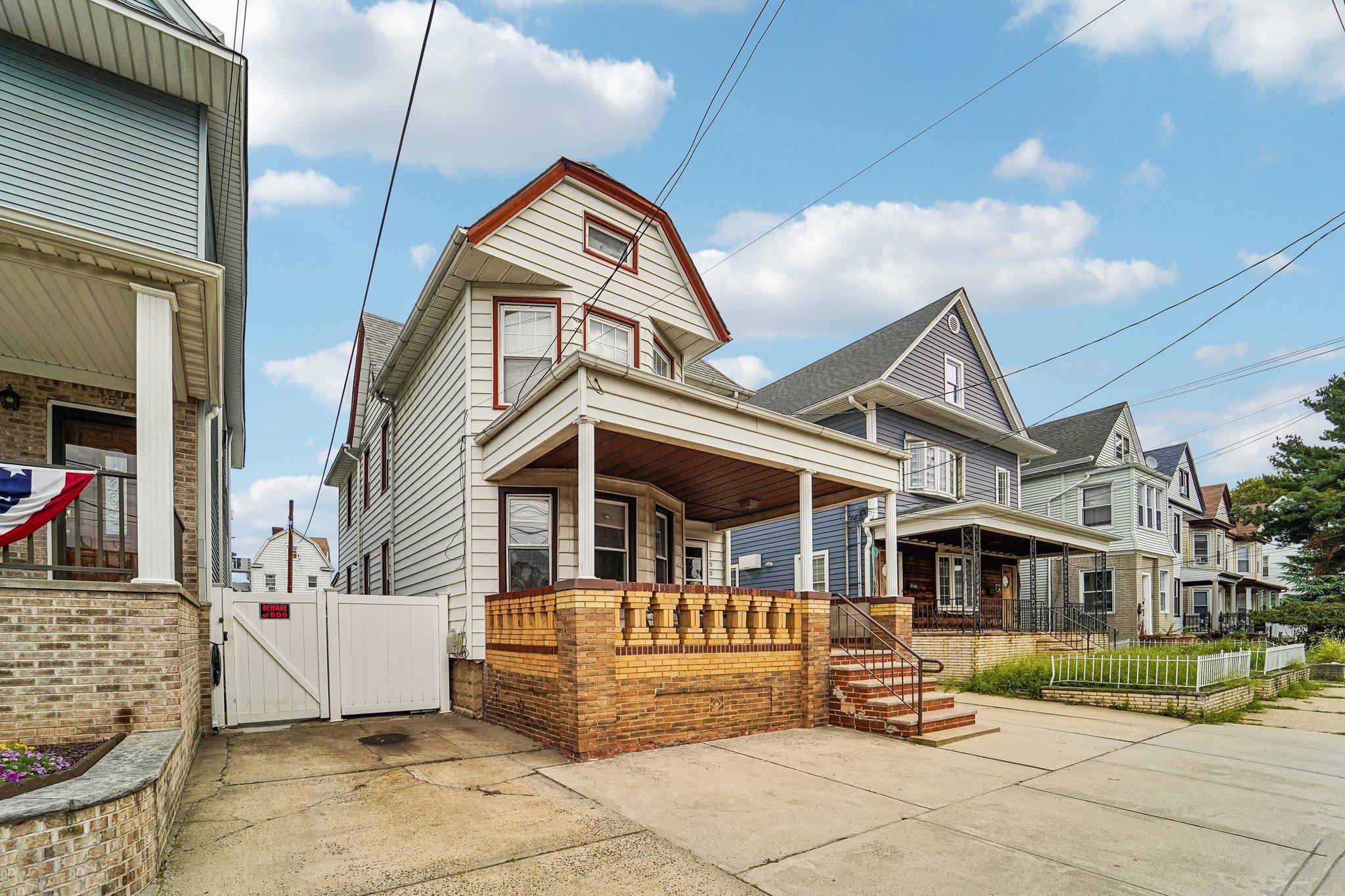 155 3RD ST
