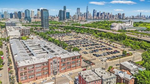 300 COMMUNIPAW AVE 310 Jersey City, Bergen-Lafayett NJ 07304