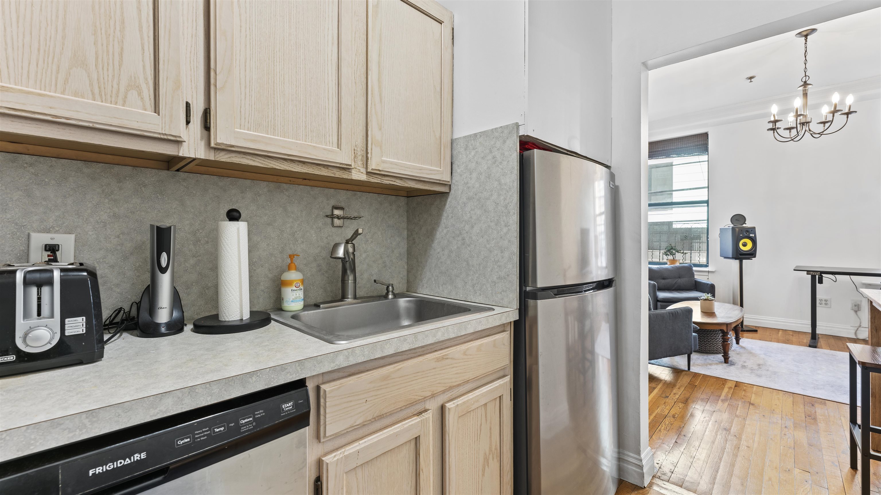 461 4th St #2E, Hoboken, New Jersey image 9