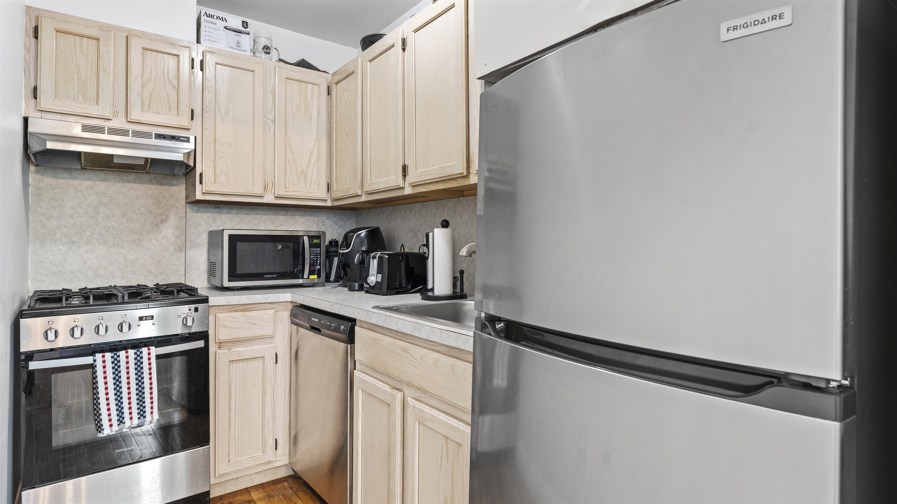 461 4th St #2E, Hoboken, New Jersey image 6