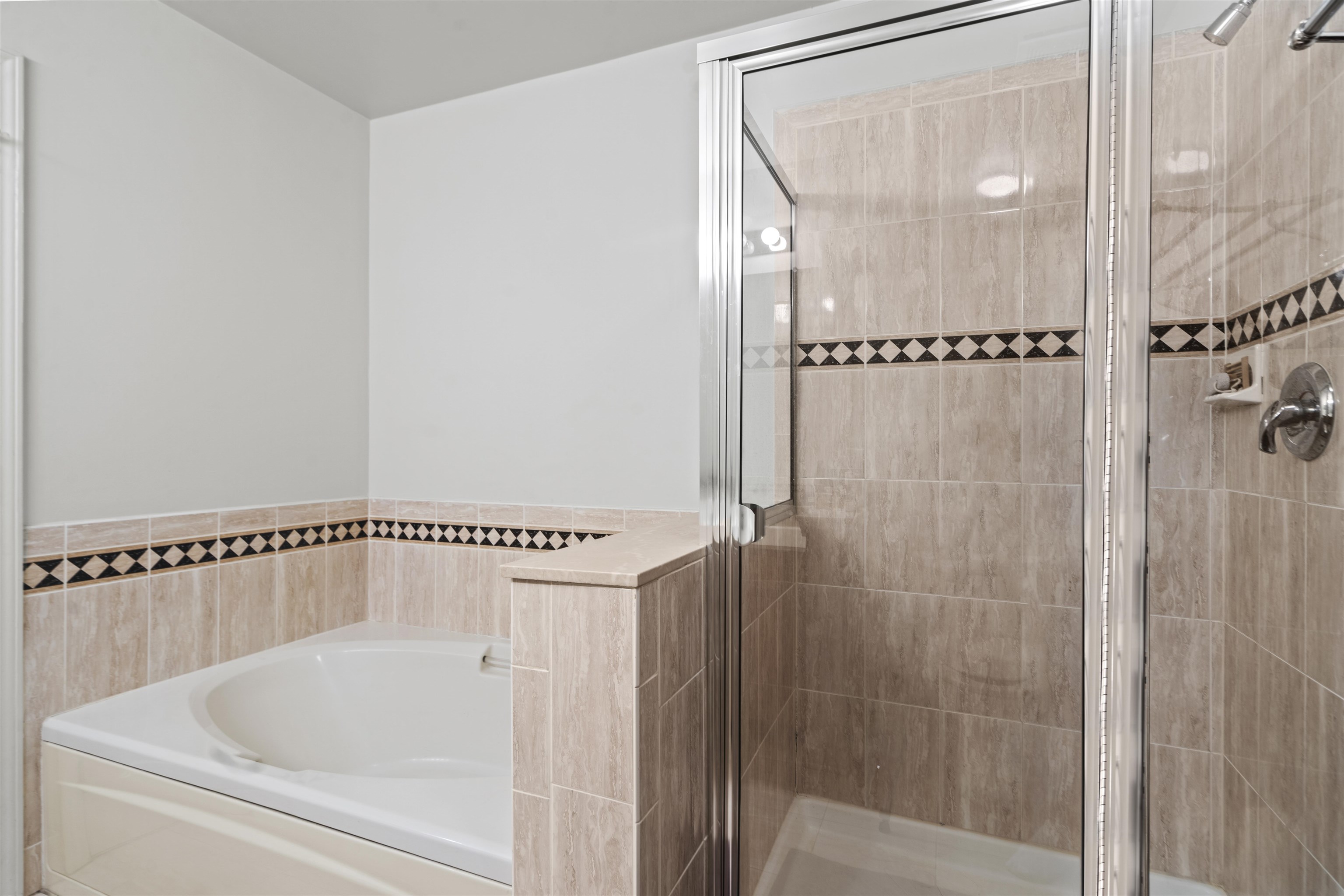 79 Lydia Dr, Guttenberg, New Jersey image 16