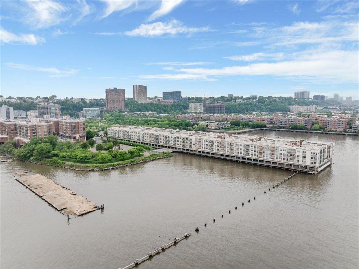 217 The Promenade #217, Edgewater, New Jersey image 22