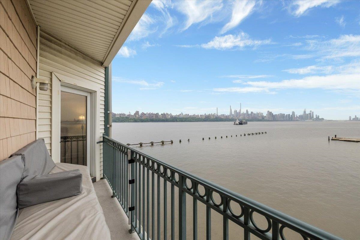 217 The Promenade #217, Edgewater, New Jersey image 6